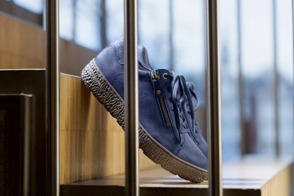 phil-kollektion-blau-herbst-winter-2025hartjes-schuhliebhaberinnen-pramet