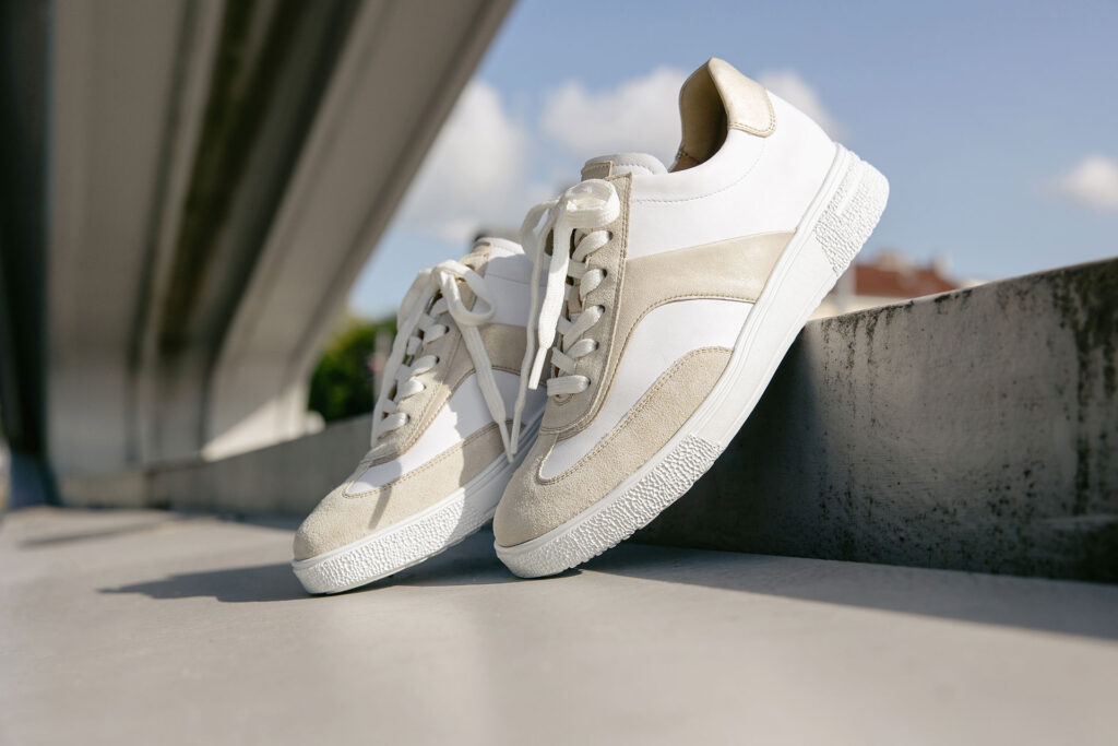 sophie-kollektion-weiss-gold-fruehjahr-sommer-2026hartjes-schuhliebhaberinnen-pramet_quer